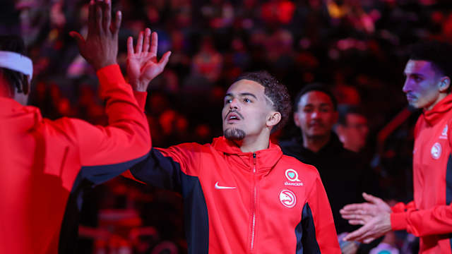 Trae Young in warm-ups vs the Pistons